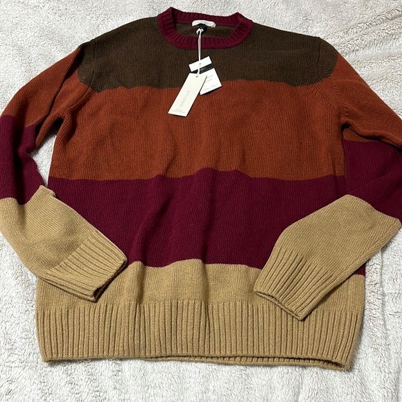 Sweaters - NWT! Codice sweater!